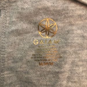 GAIAM Tops - Gaiam Scoop Neck Tee GAIAM Tops - Gaiam Scoop Neck Tee